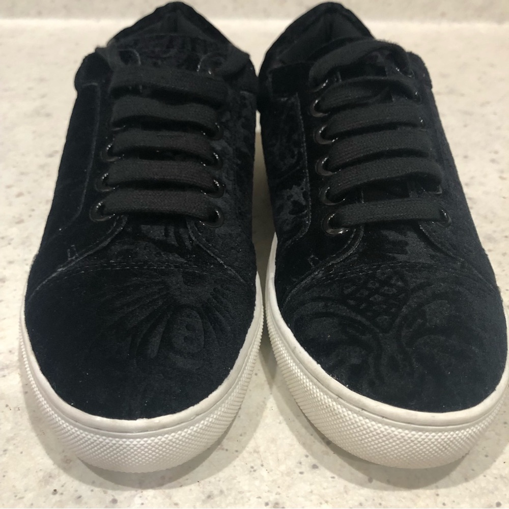 Rebecca Minkoff Bleeker Too Black Velvet Floral Print Lace up Sneakers size 8M